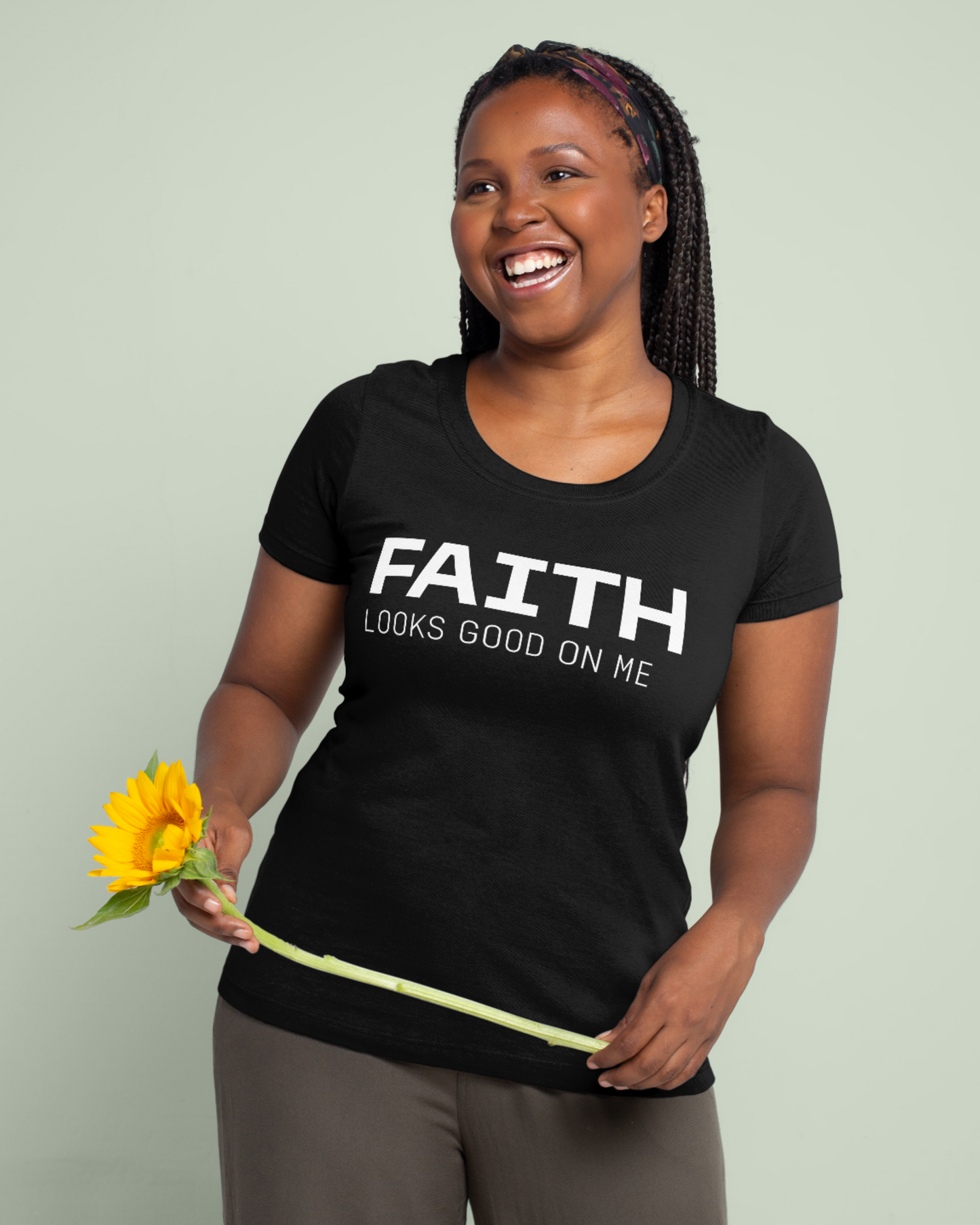 Faith Looks Good on Me - Crew Neck