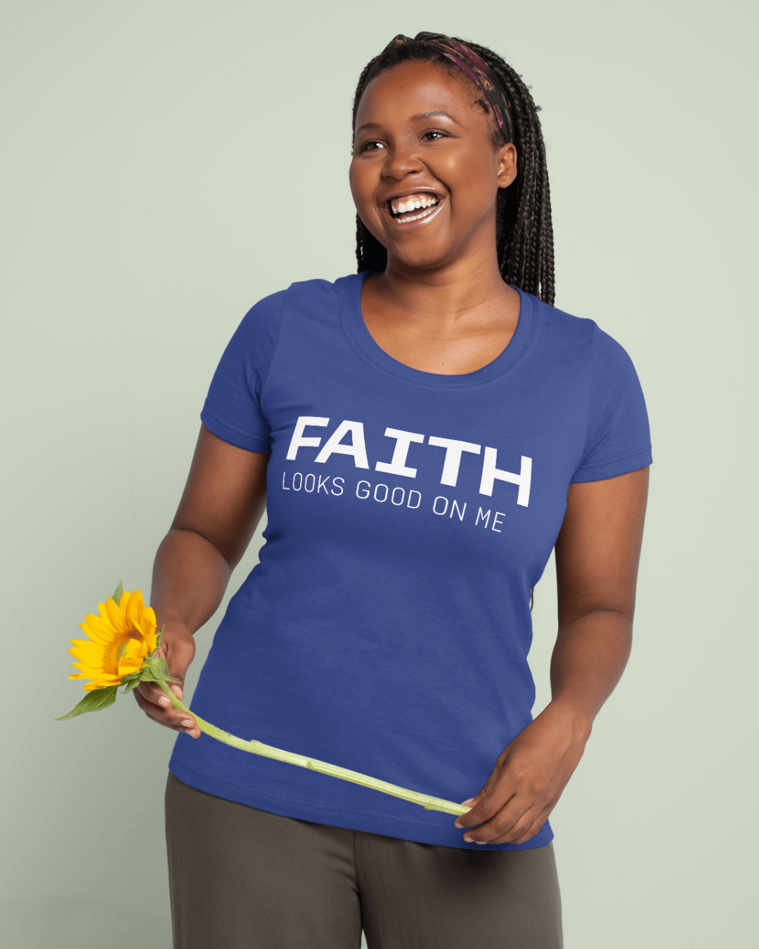 Faith Looks Good on Me - Crew Neck